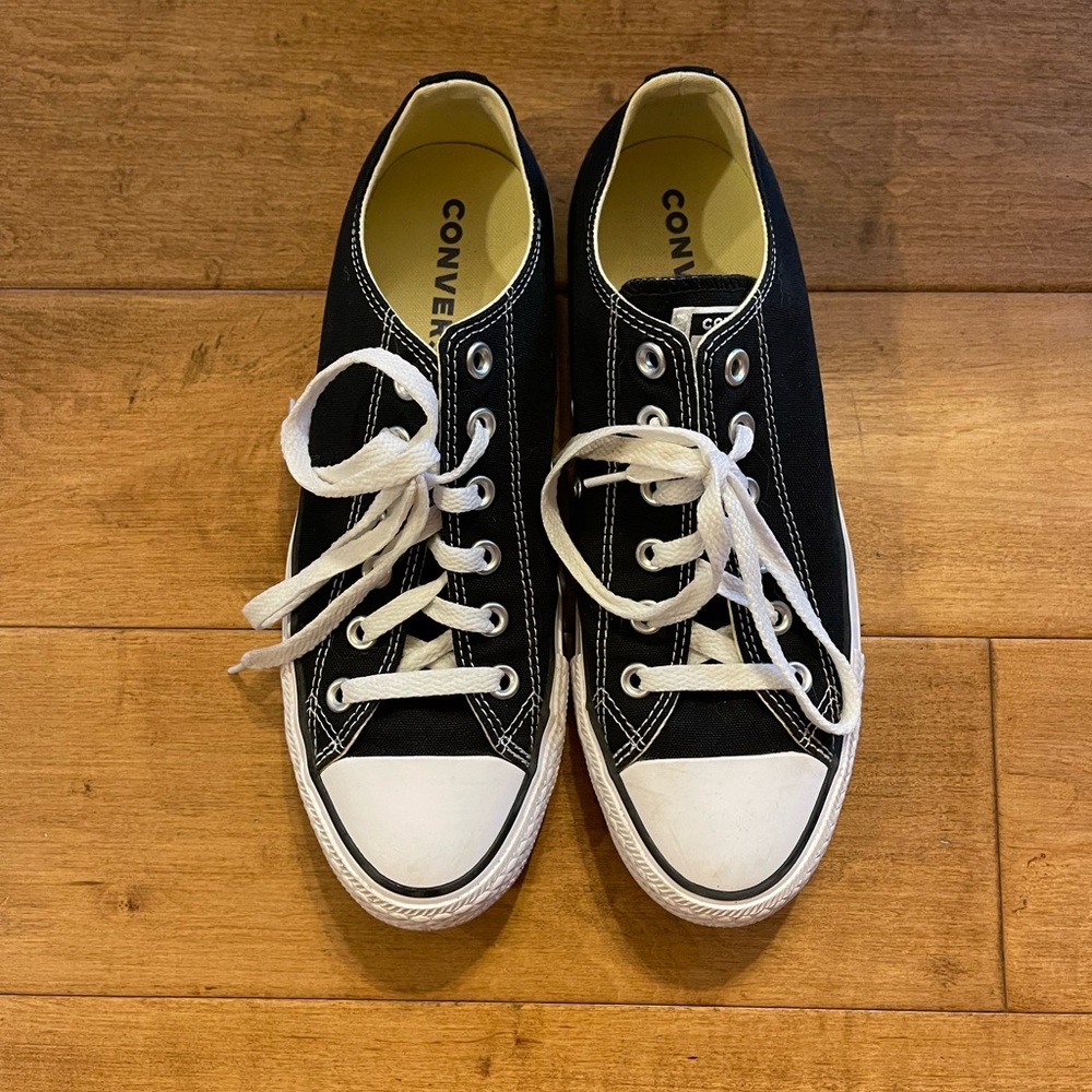 Low Top Black Converse